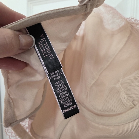 Victoria's Secret Dream Angels Unlined Balconette Lace Bustier Cream/Pink 36DD - Picture 12 of 15